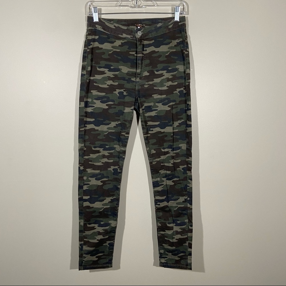 Free People High Waisted Camo Pants 26